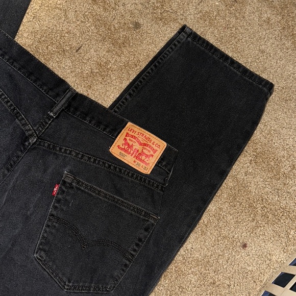 Levi’s 550 Jeans - Picture 2 of 4